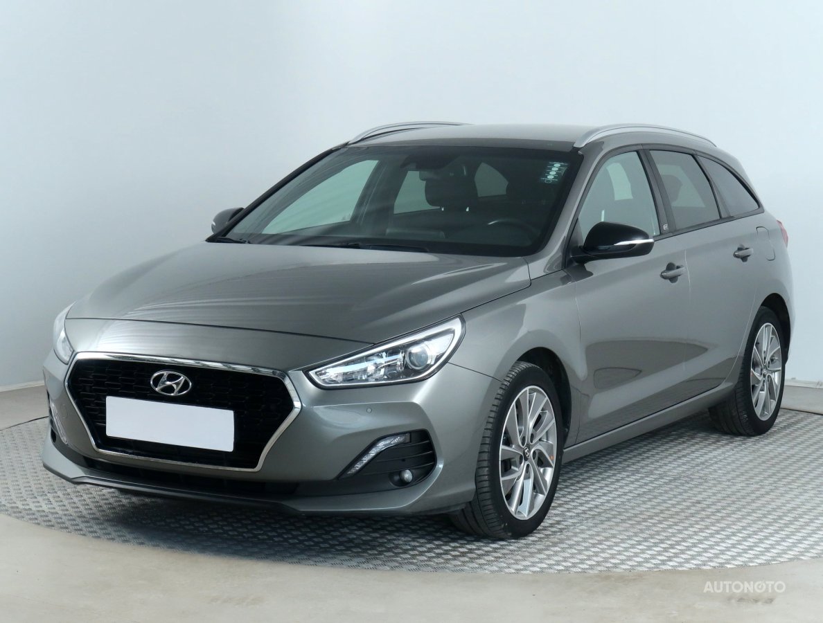 Hyundai i30, 2019 - pohled č. 3