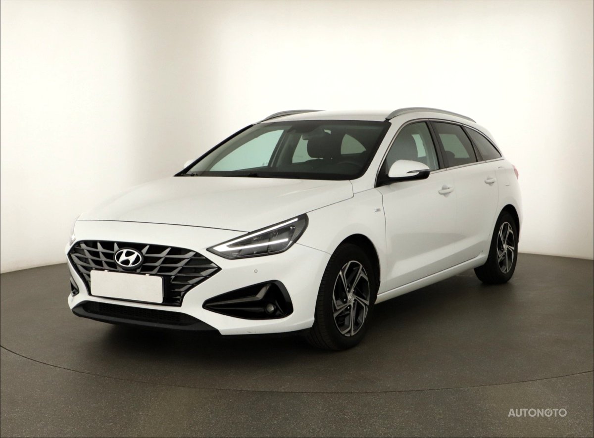 Hyundai i30, 2022 - pohled č. 3
