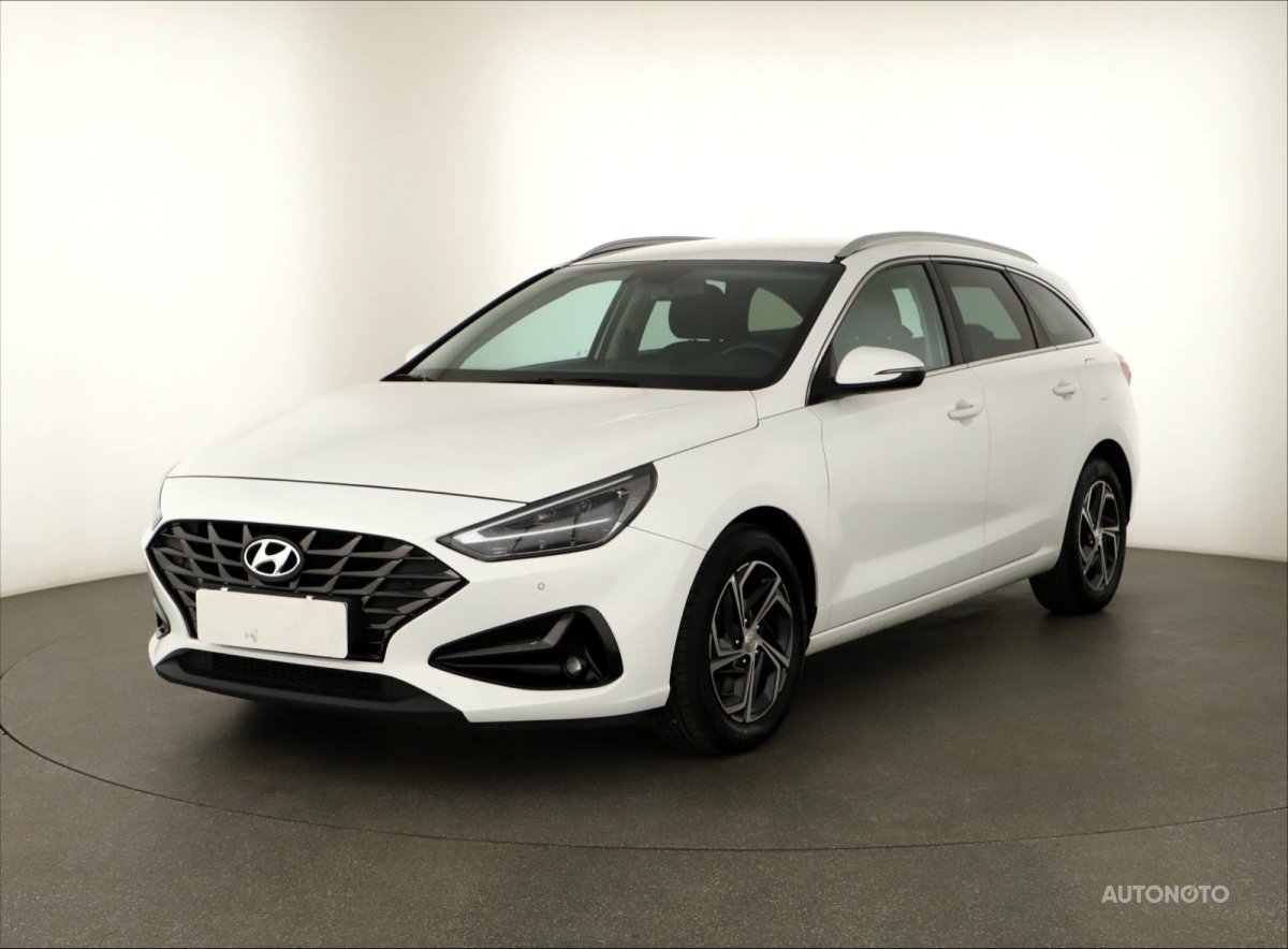 Hyundai i30, 2022 - pohled č. 3