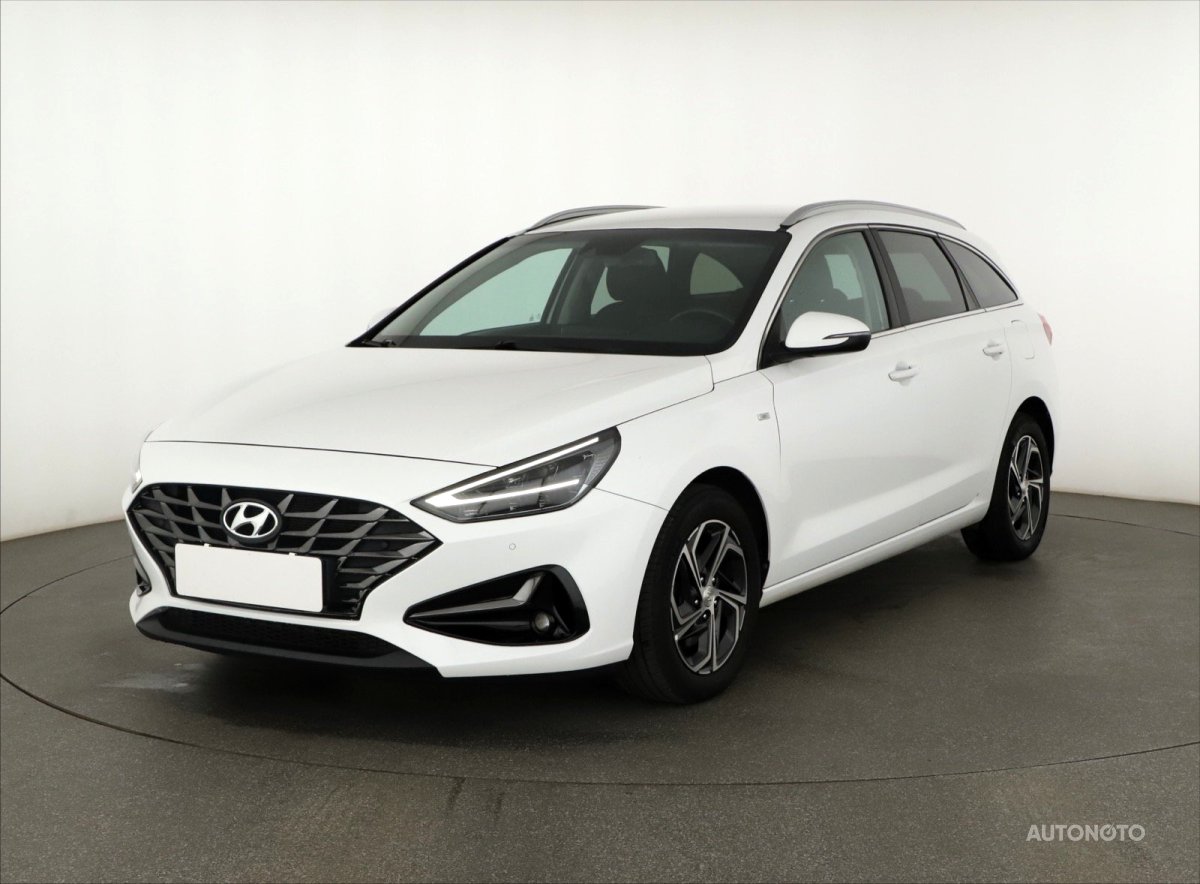 Hyundai i30, 2022 - pohled č. 3