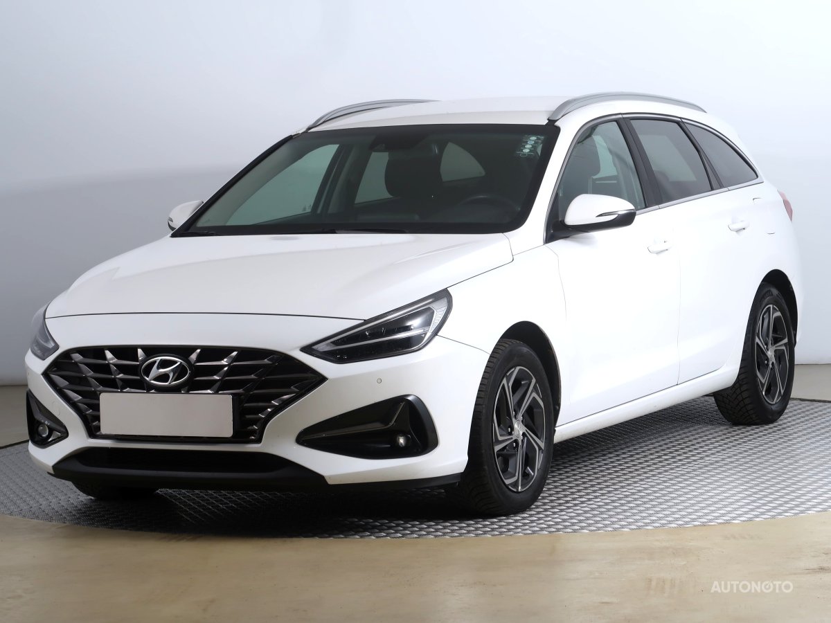 Hyundai i30, 2021 - pohled č. 3