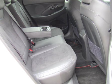 Hyundai i30, 2018 - pohled č. 9