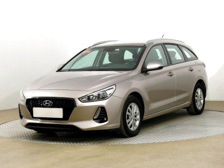 Hyundai i30, 2018 - pohled č. 3