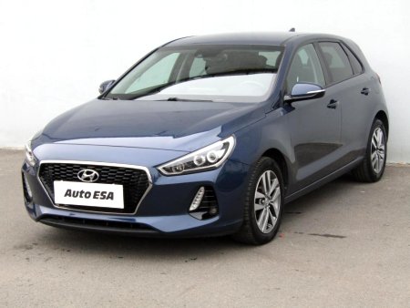 Hyundai i30, 2018 - pohled č. 3