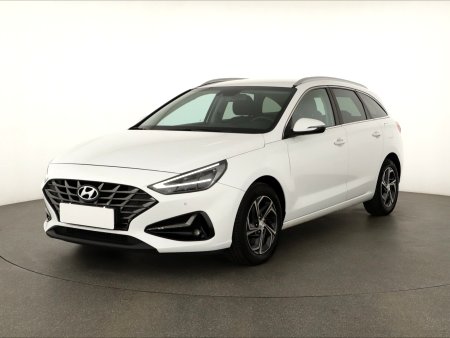 Hyundai i30, 2021 - pohled č. 3