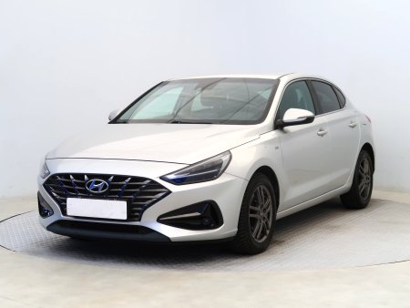 Hyundai i30 Fastback, 2020 - pohled č. 3