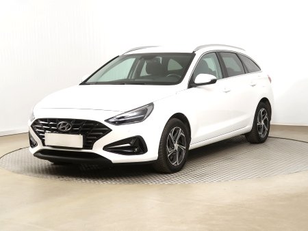 Hyundai i30, 2022 - pohled č. 3