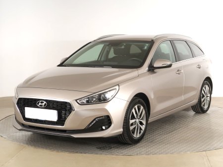 Hyundai i30, 2019 - pohled č. 3