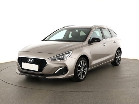 Hyundai i30, 2019 - pohled č. 3