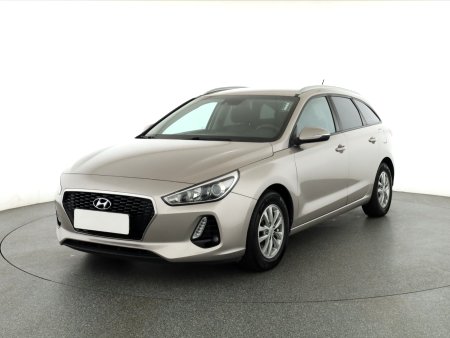 Hyundai i30, 2018 - pohled č. 3
