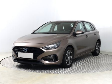 Hyundai i30, 2021 - pohled č. 3