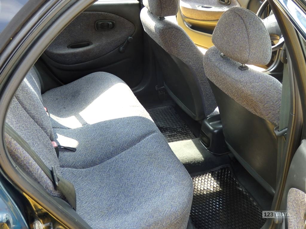 Hyundai Lantra, 1997 - pohled č. 10