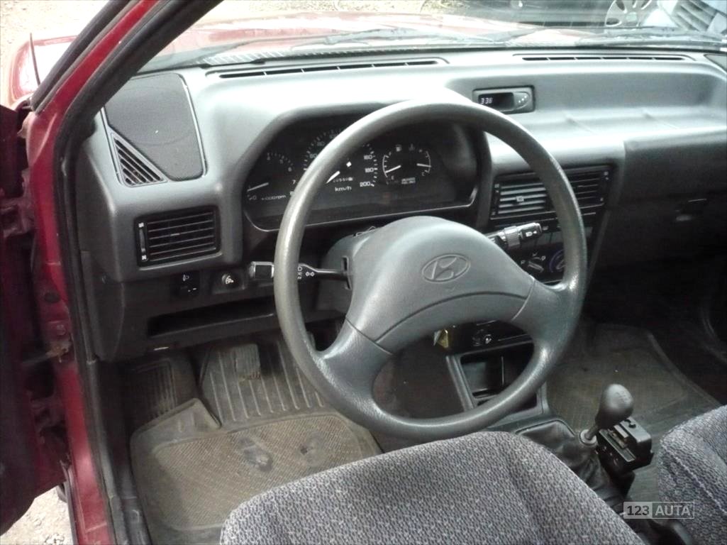 Hyundai Pony, 1993 - pohled č. 7