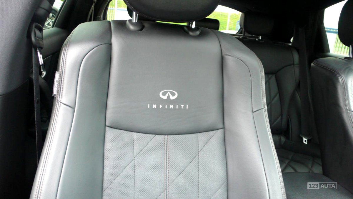 Infiniti FX50, 2013 - pohled č. 16