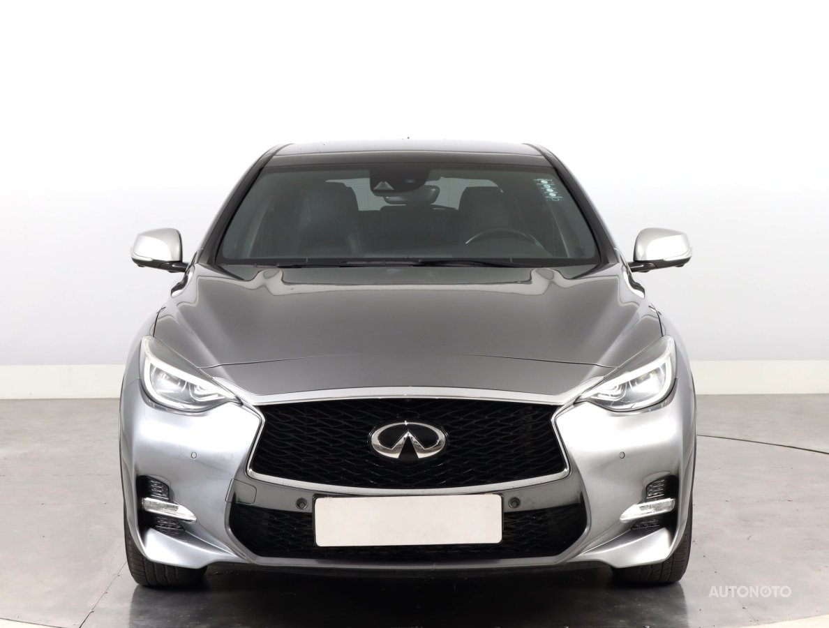 Infiniti Q30, 2016 - pohled č. 2