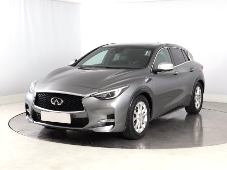 Infiniti Q30, 2016 - pohled č. 3