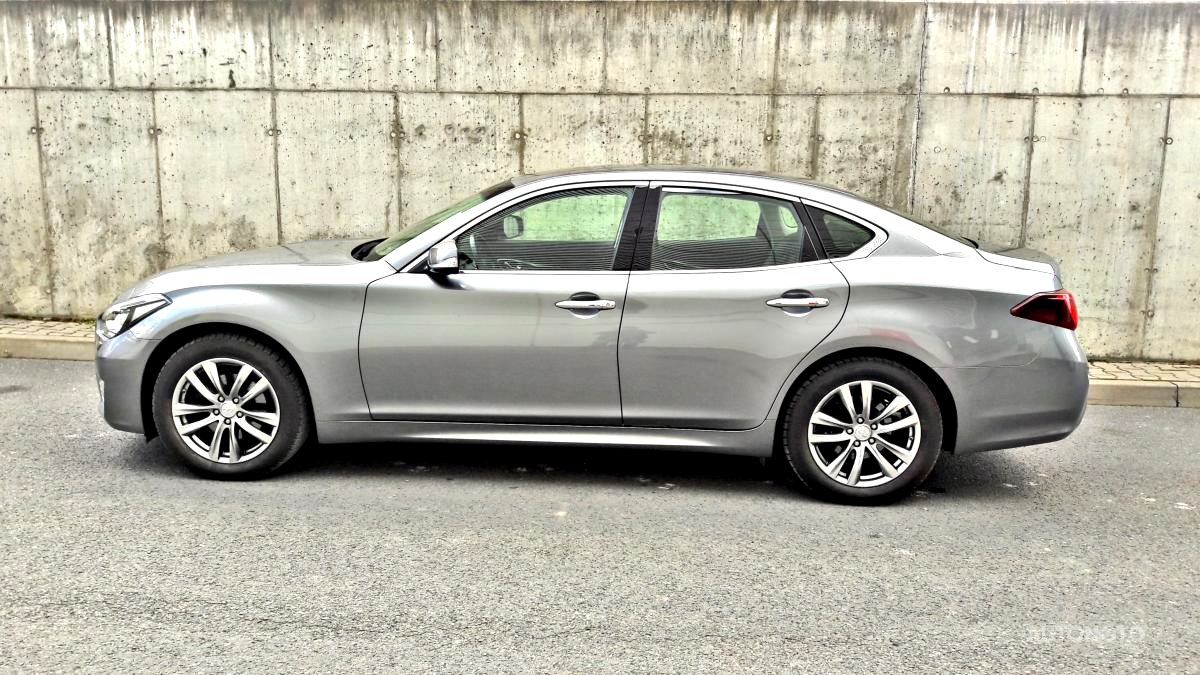 Infiniti Q70, 2015 - pohled č. 3