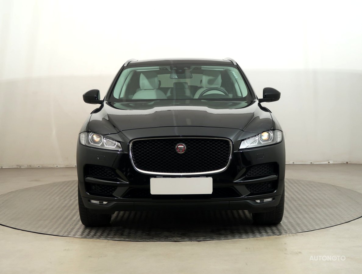 Jaguar F-Pace, 2017 - pohled č. 2