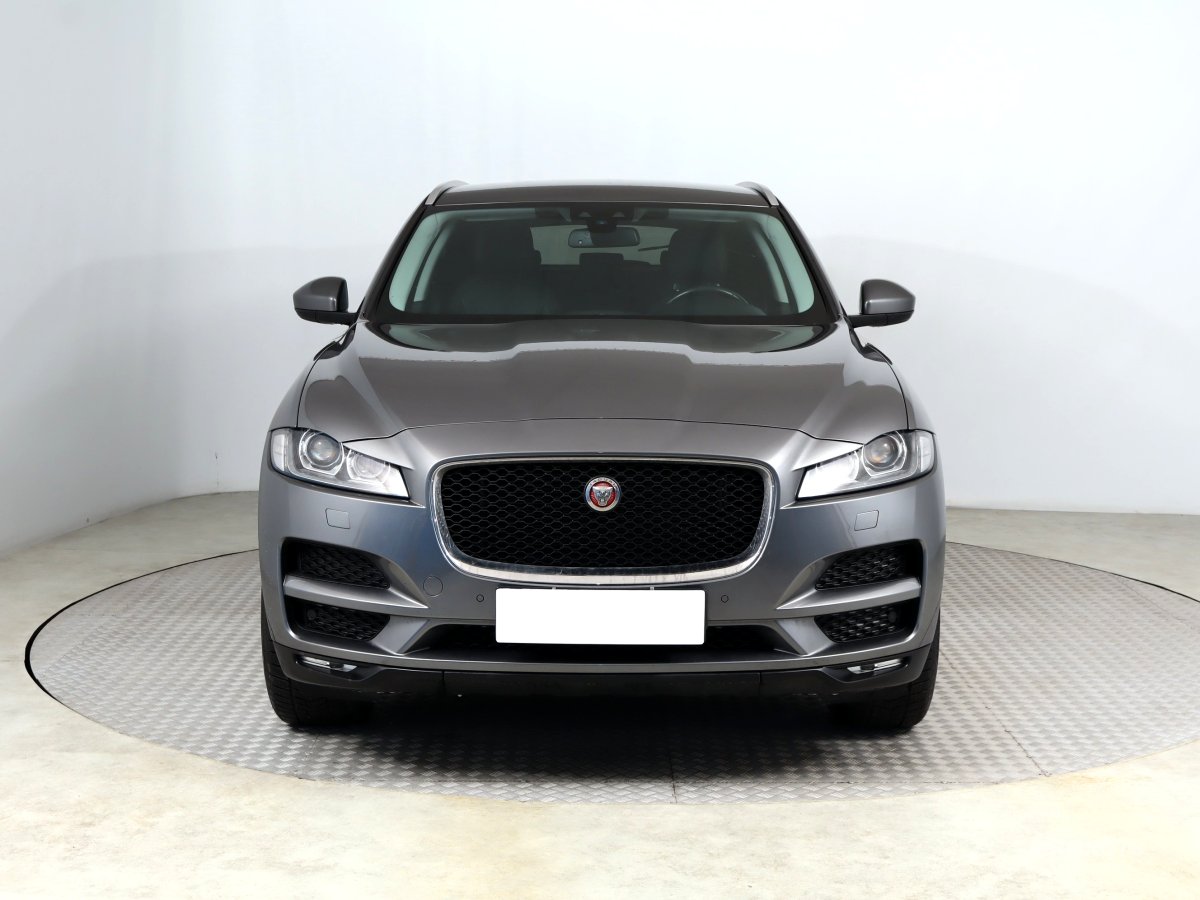 Jaguar F-Pace, 2017 - pohled č. 2