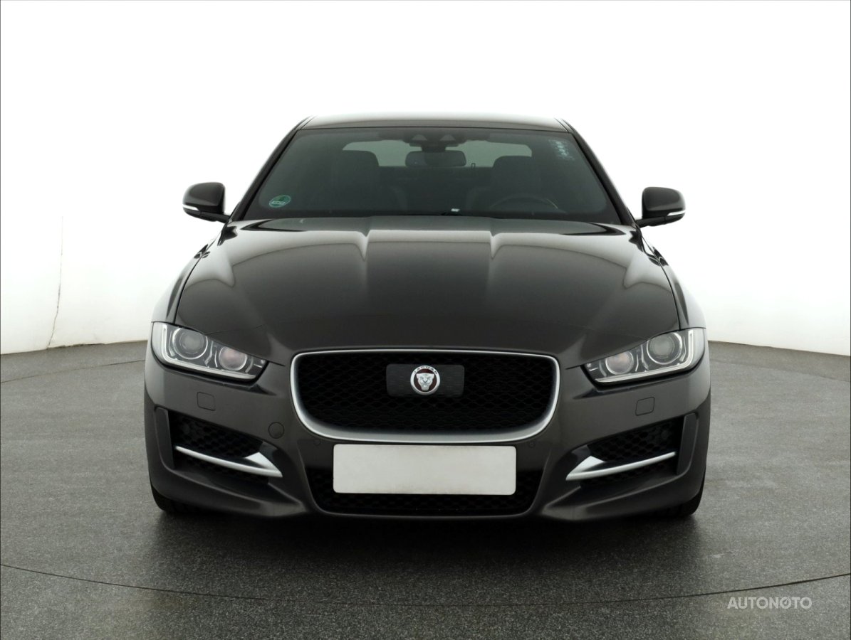 Jaguar XE, 2016 - pohled č. 2
