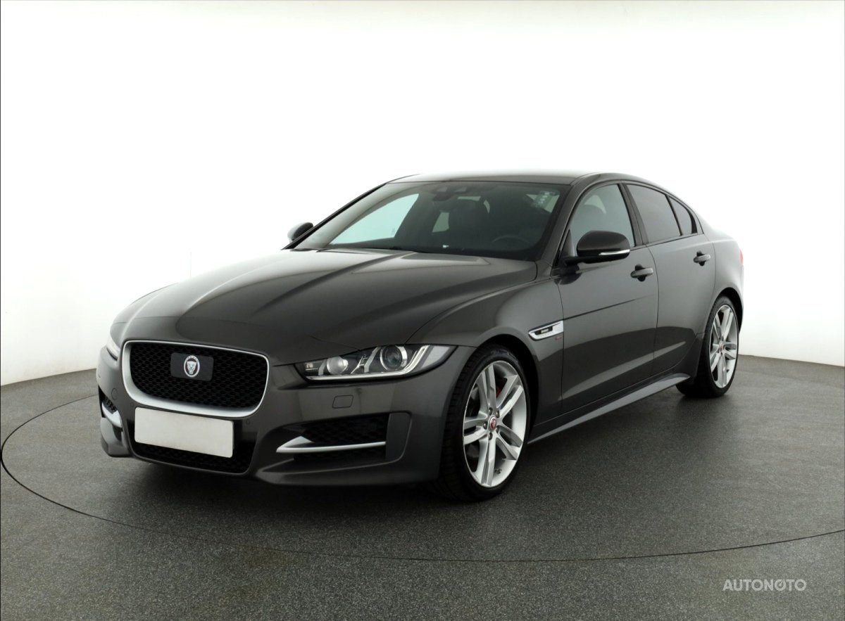 Jaguar XE, 2016 - pohled č. 3