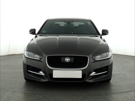 Jaguar XE, 2016 - pohled č. 2