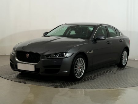 Jaguar XE, 2019 - pohled č. 3