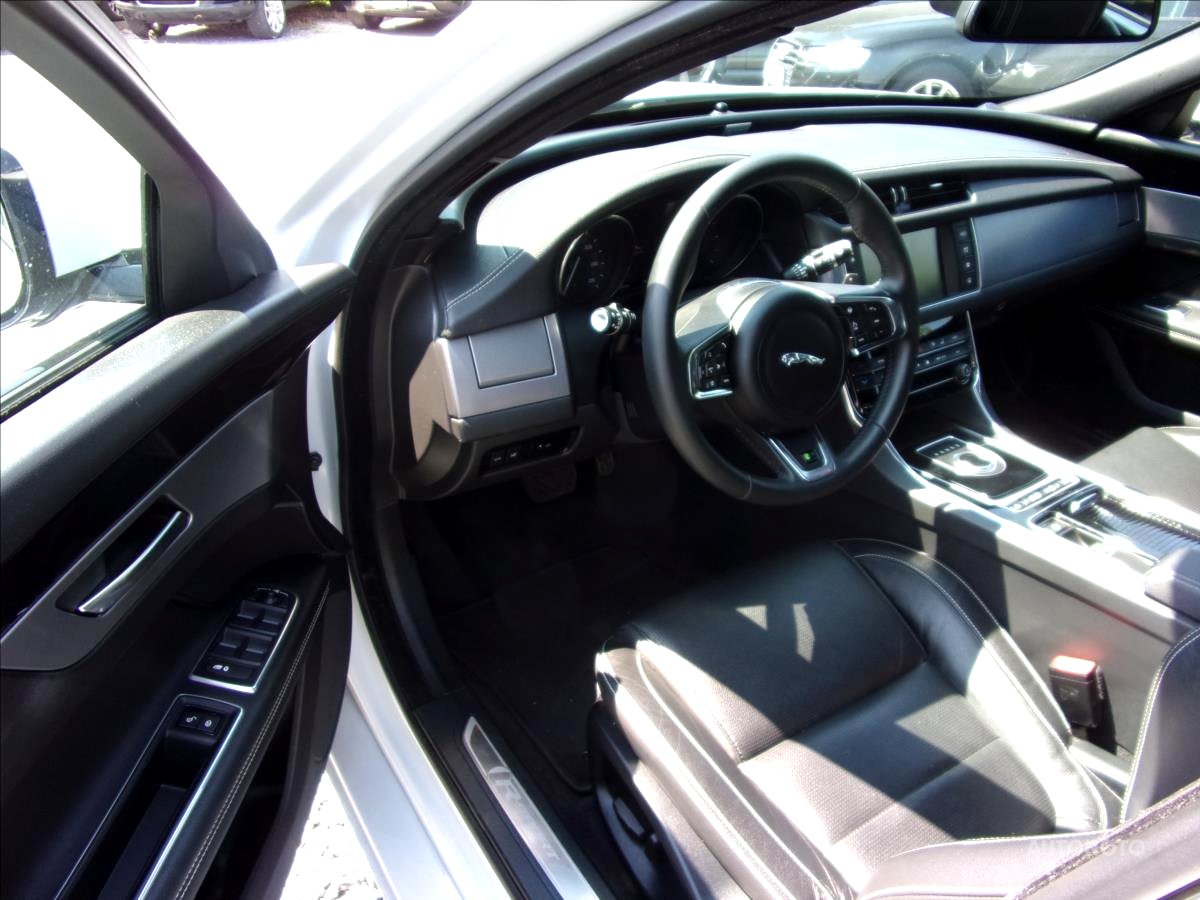 Jaguar XF, 2016 - pohled č. 9
