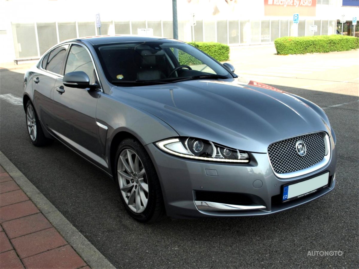 Jaguar XF, 2011 - pohled č. 4