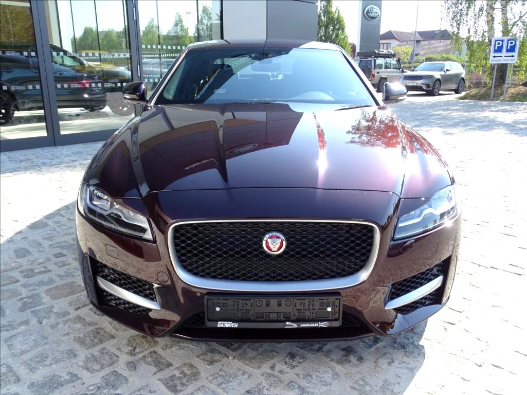 Jaguar XF, 2018 - celkový pohled