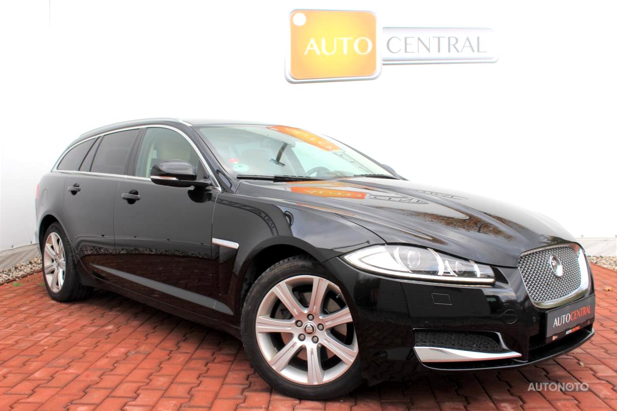 Jaguar XF, 2012 - celkový pohled