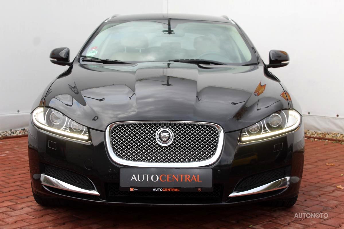 Jaguar XF, 2012 - pohled č. 2