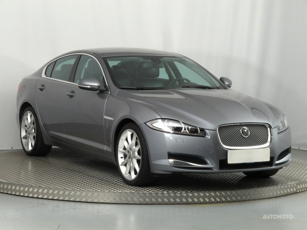 Jaguar XF, 2011 - celkový pohled