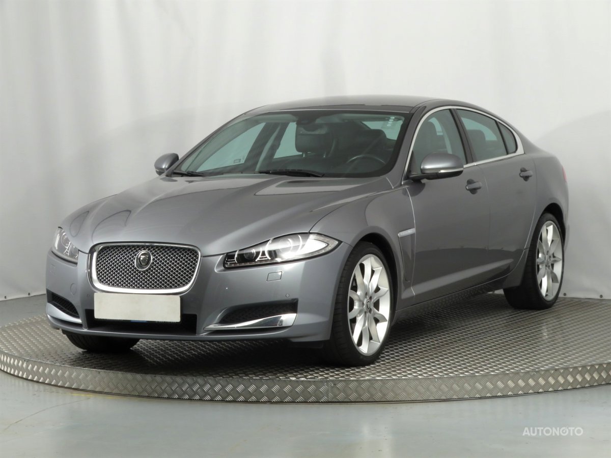 Jaguar XF, 2011 - pohled č. 3