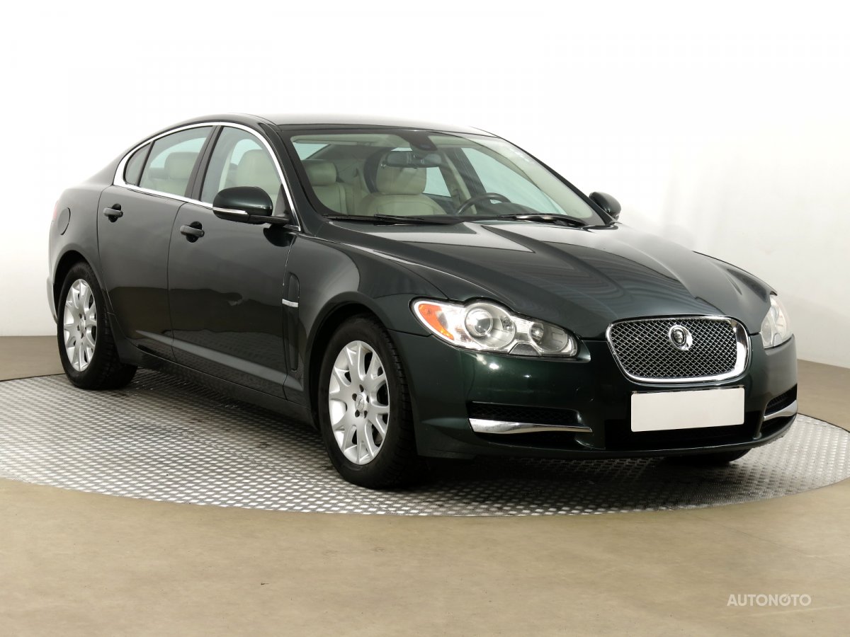 Jaguar XF, 2011 - celkový pohled