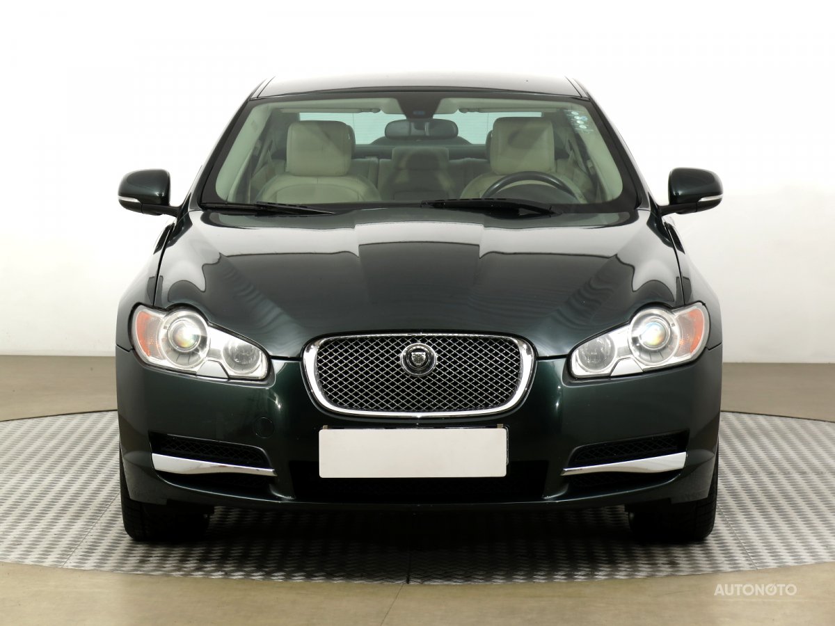 Jaguar XF, 2011 - pohled č. 2