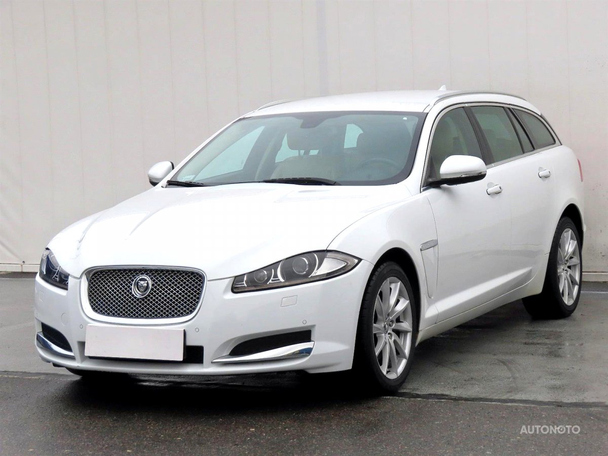 Jaguar XF, 2013 - pohled č. 3