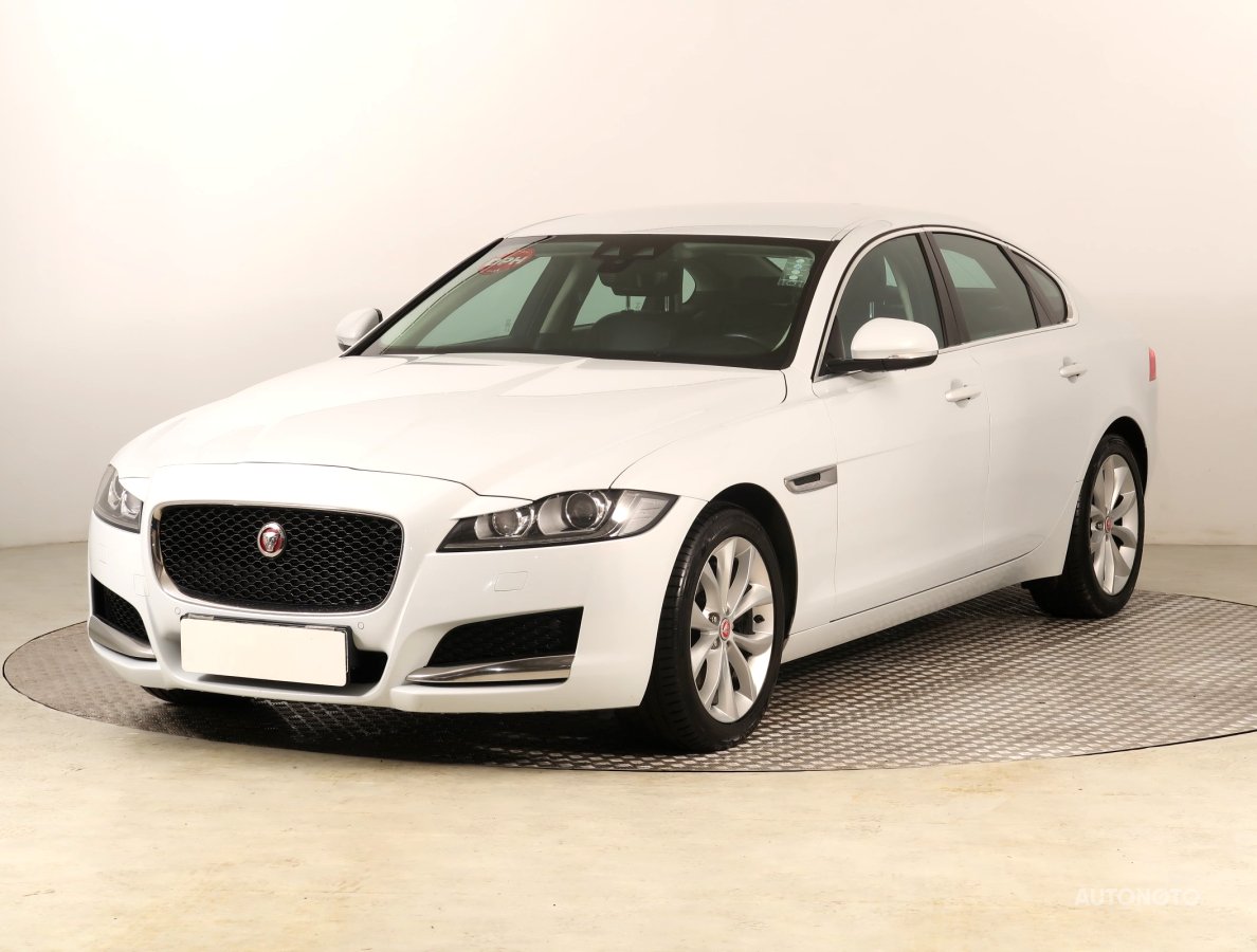 Jaguar XF, 2020 - pohled č. 3