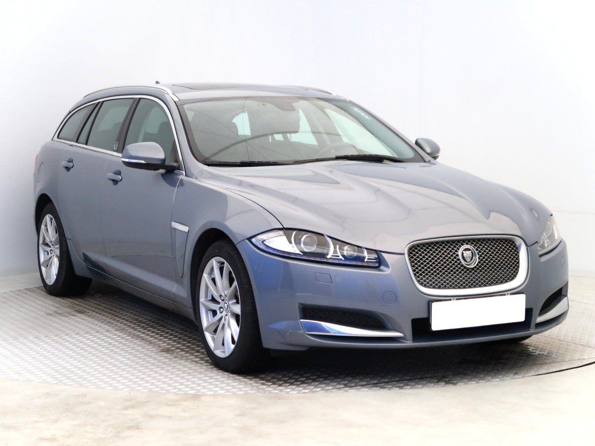 Jaguar XF, 2013 - celkový pohled