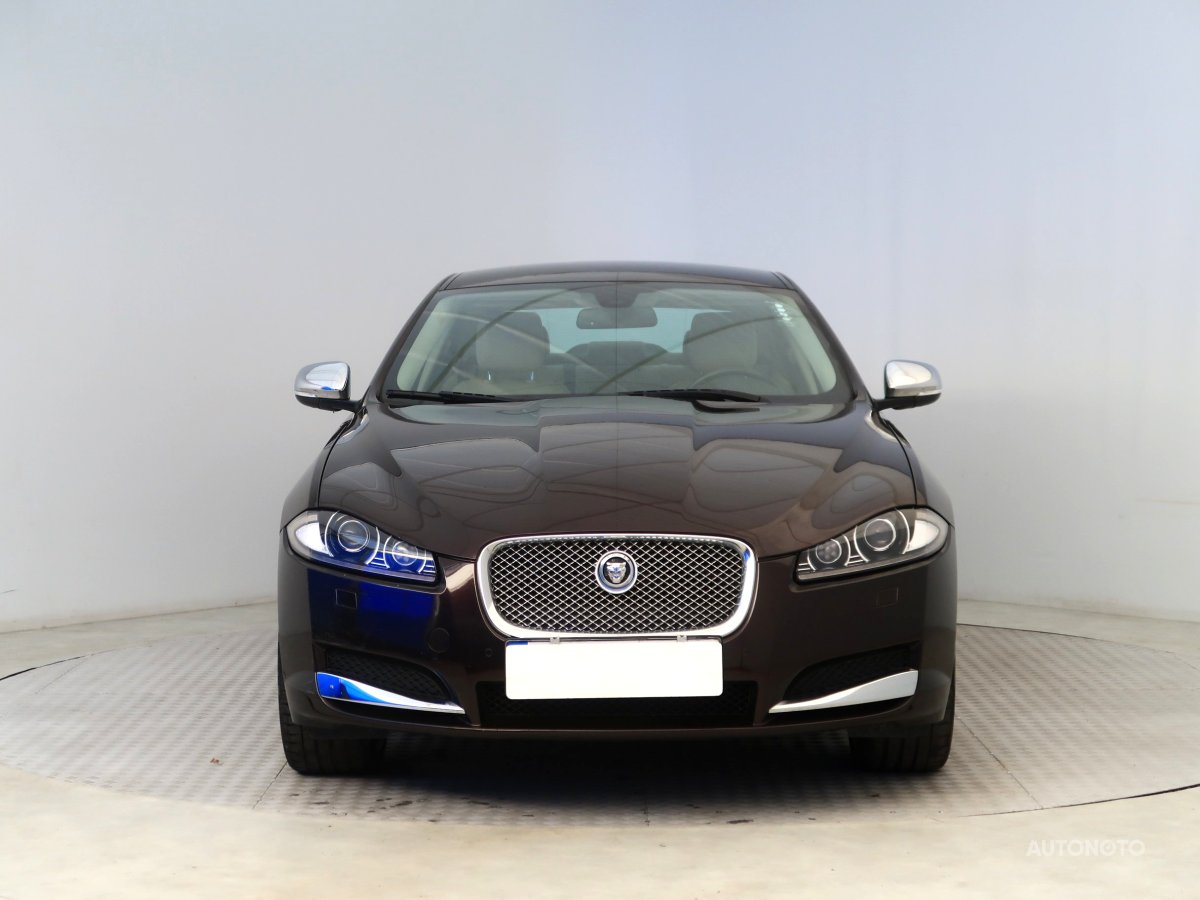Jaguar XF, 2013 - pohled č. 2