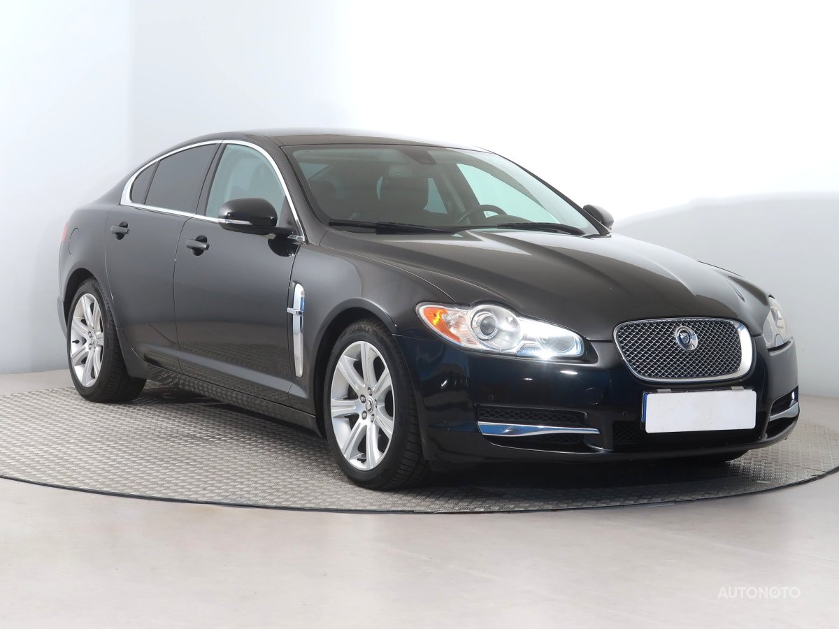 Jaguar XF, 2010 - celkový pohled