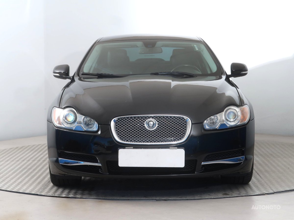 Jaguar XF, 2010 - pohled č. 2
