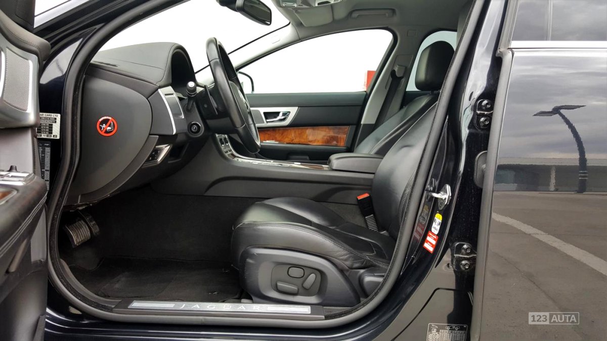 Jaguar XF, 2012 - pohled č. 11