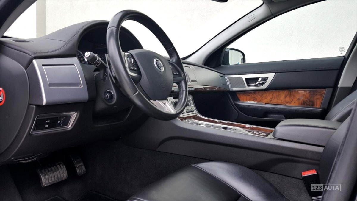 Jaguar XF, 2012 - pohled č. 13