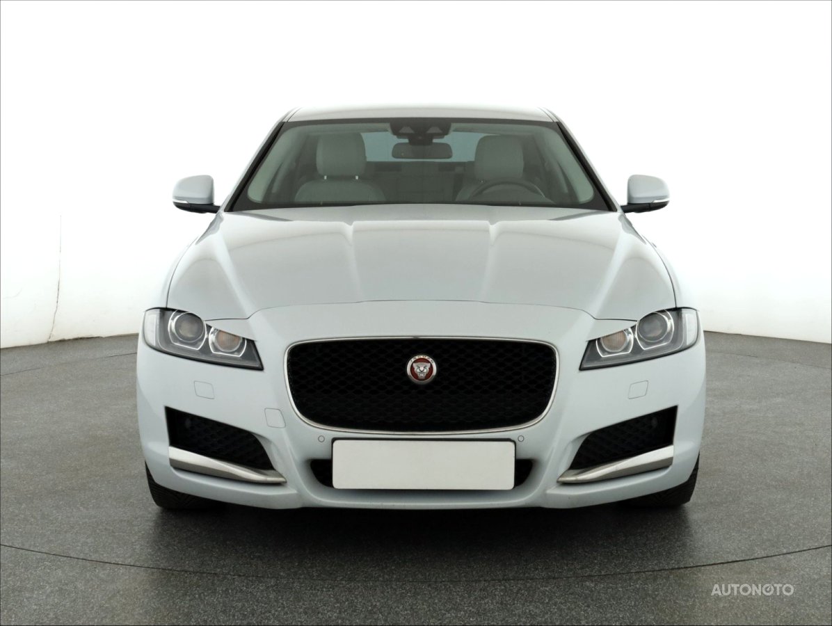 Jaguar XF, 2017 - pohled č. 2