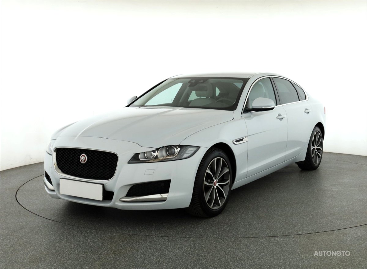 Jaguar XF, 2017 - pohled č. 3