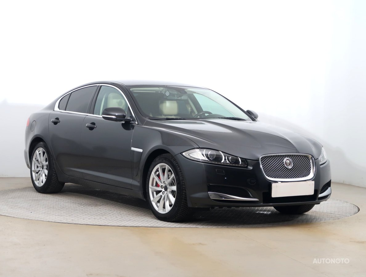 Jaguar XF, 2013 - celkový pohled