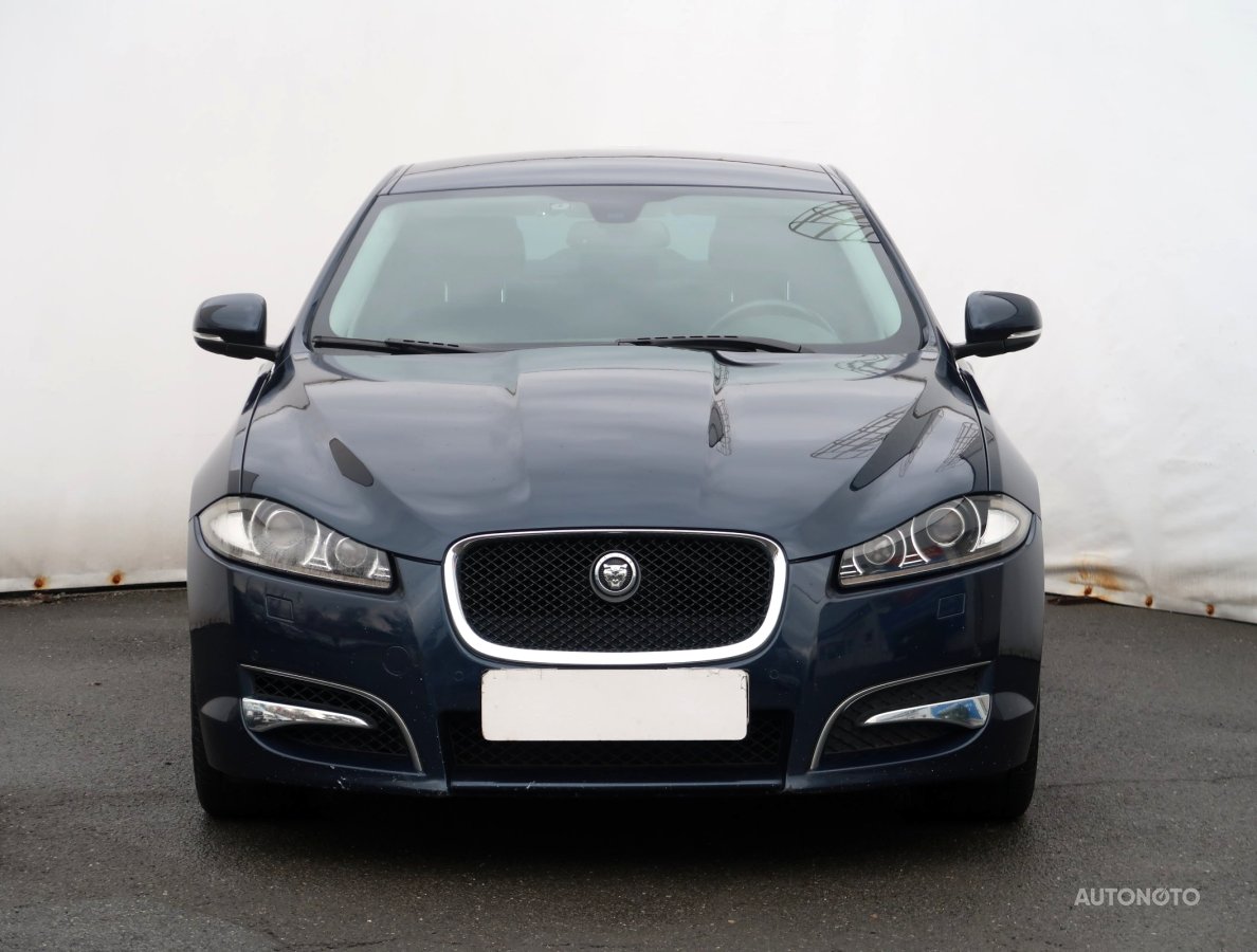 Jaguar XF, 2013 - pohled č. 2