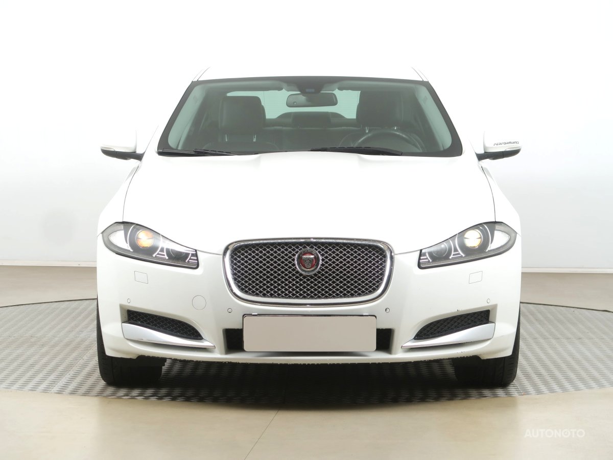 Jaguar XF, 2015 - pohled č. 2