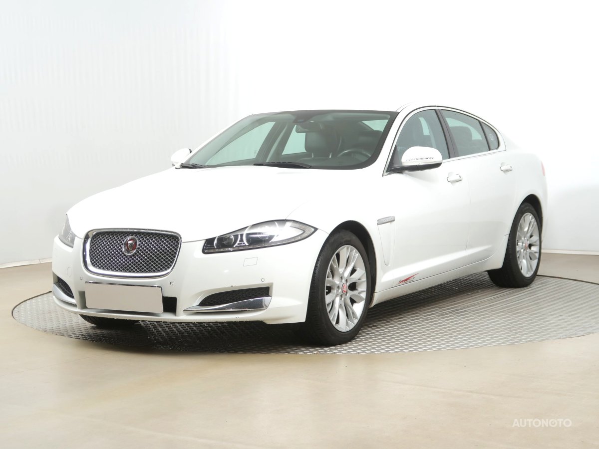 Jaguar XF, 2015 - pohled č. 3